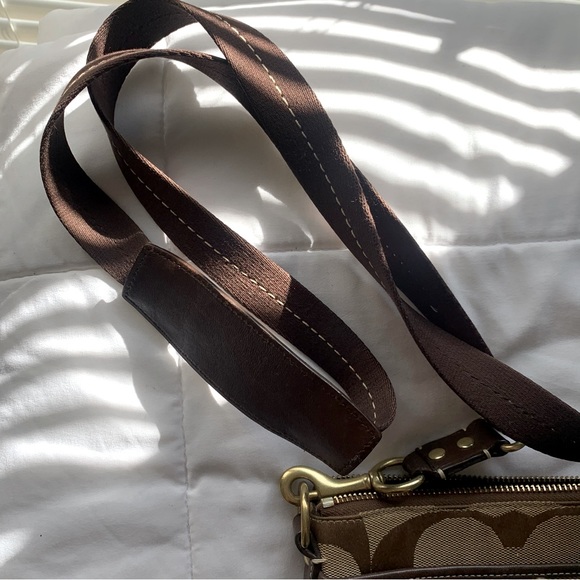 Coach Brown Signature Swingpack Crossbody | Soft Adjustable Strap | Authentic - Picture 5 of 6